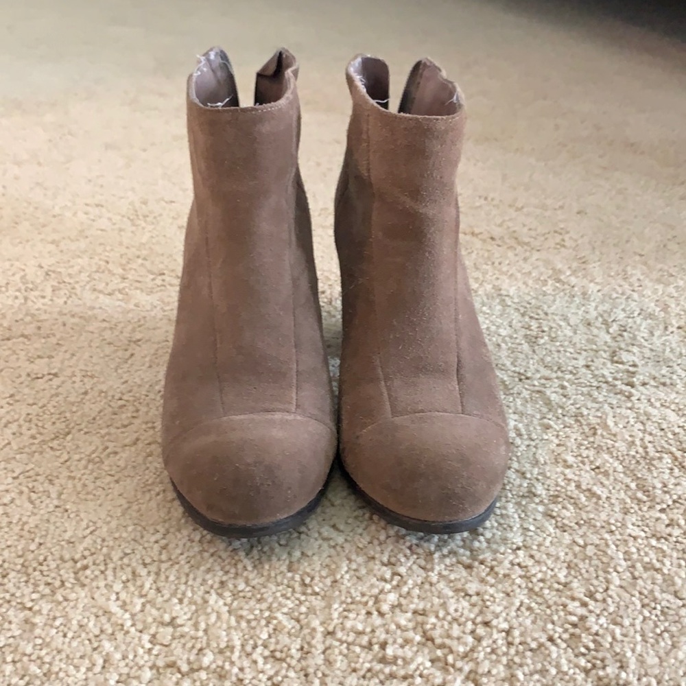 Vince Camuto suede booties size 7.5